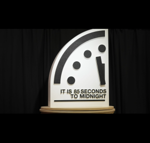 Tuomiopäivän kellon viisarit siirtyivät ennätyksellisen lähelle puolta yötä 27.1.2026 - ydinsota on vain 85 sekunnin päässä.